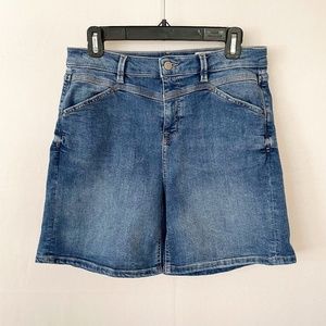 ESPRIT Women's 7 inch 26 Waist Denim Shorts Medium Wash